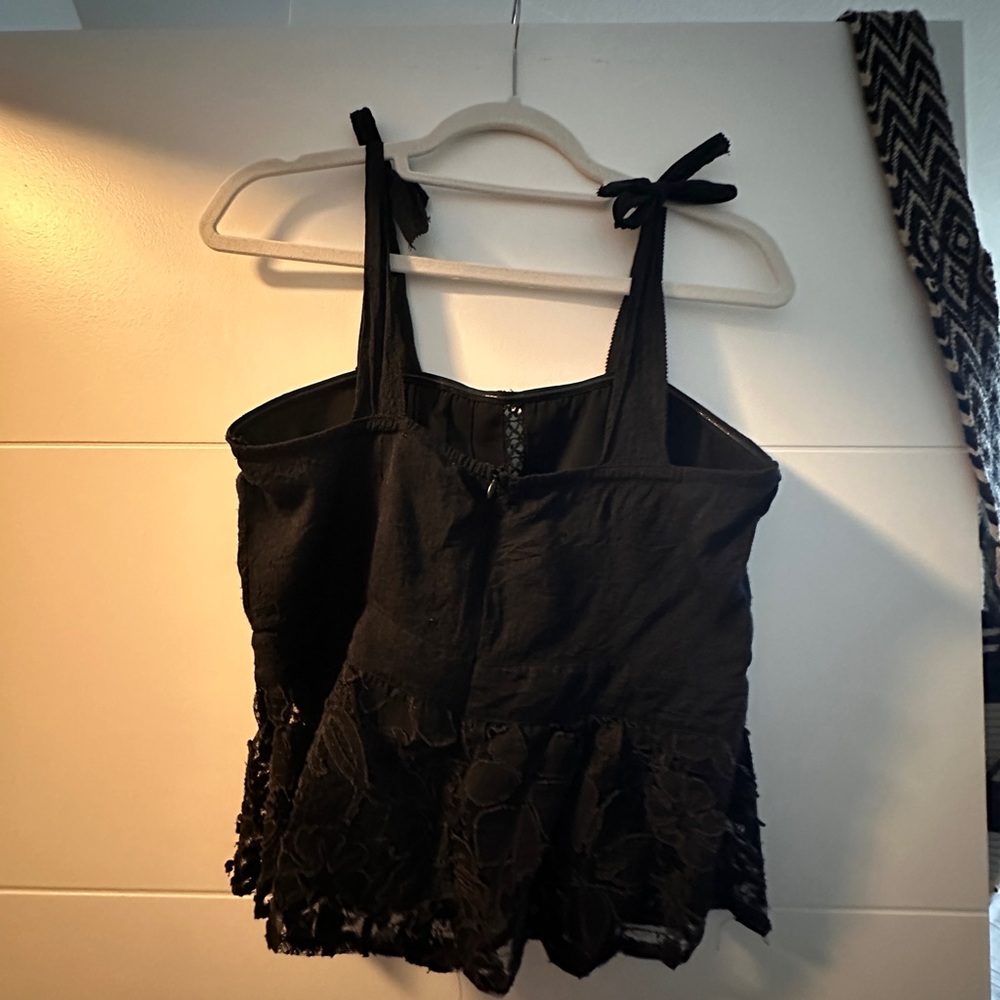 Black top - Picture 2 of 2